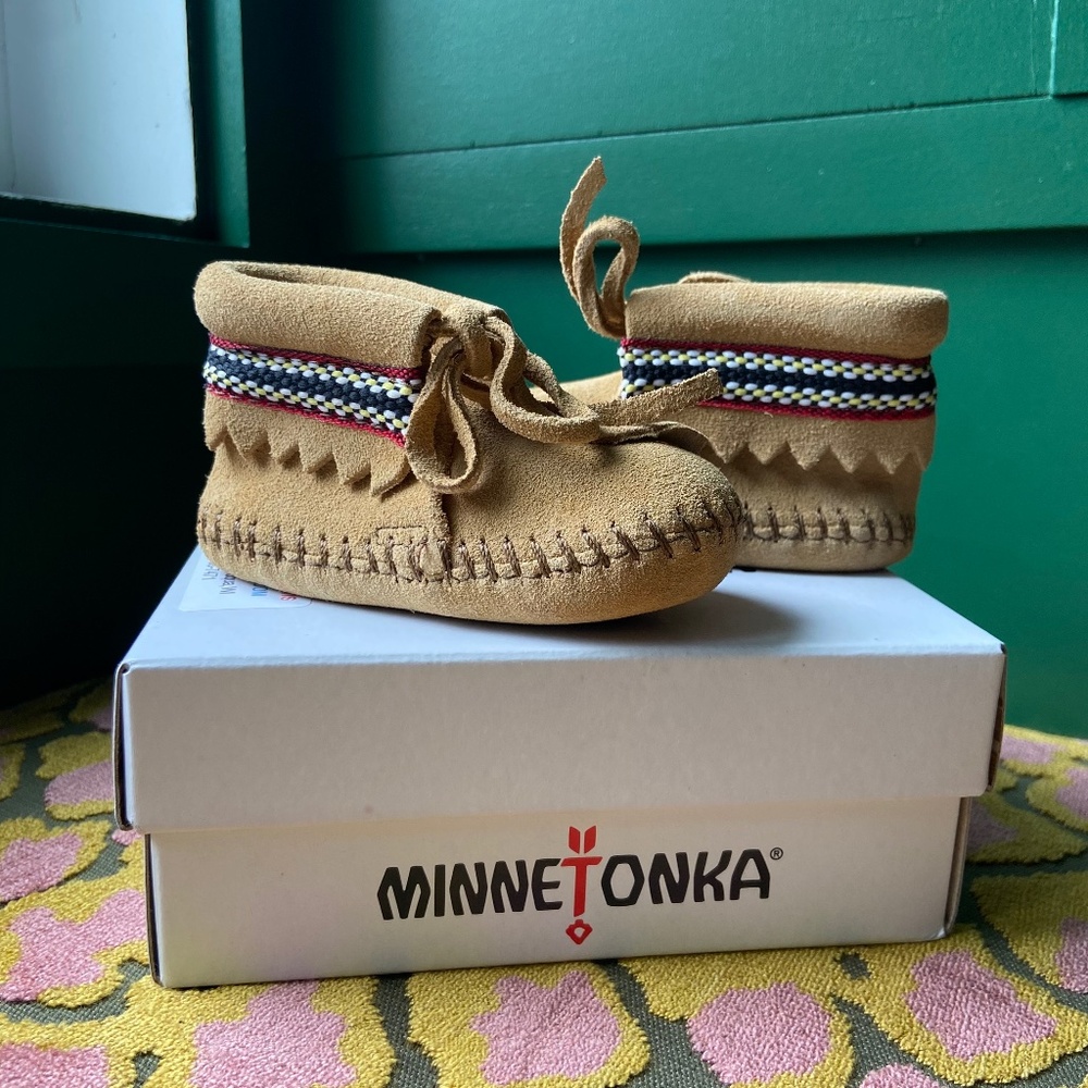 Minnetonka Baby Booties Size 2